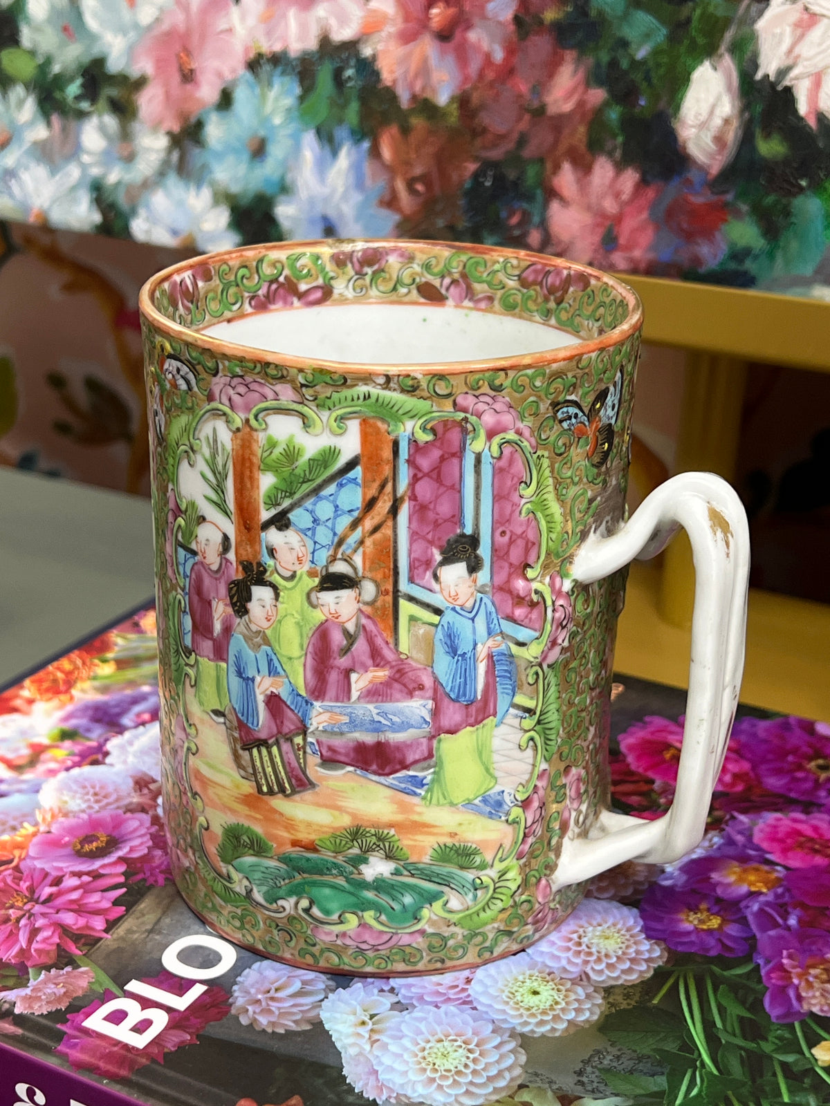 Large Antique Rose Medallion Mug