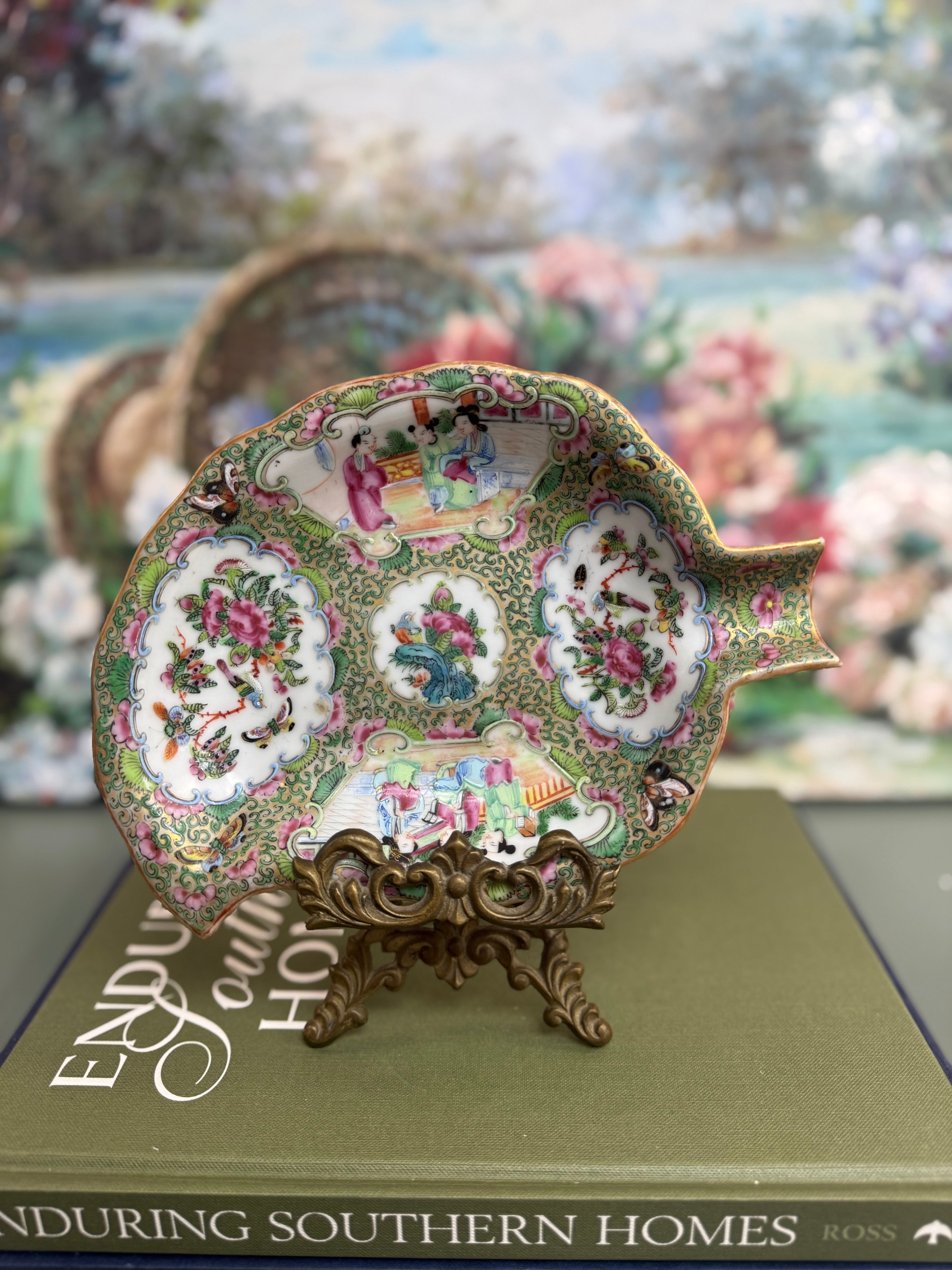Large Antique Rose Medallion Leaf Plate
