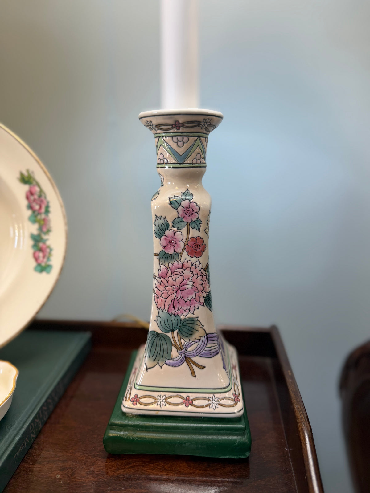 Singular Bow and Floral Candlestick Lamp