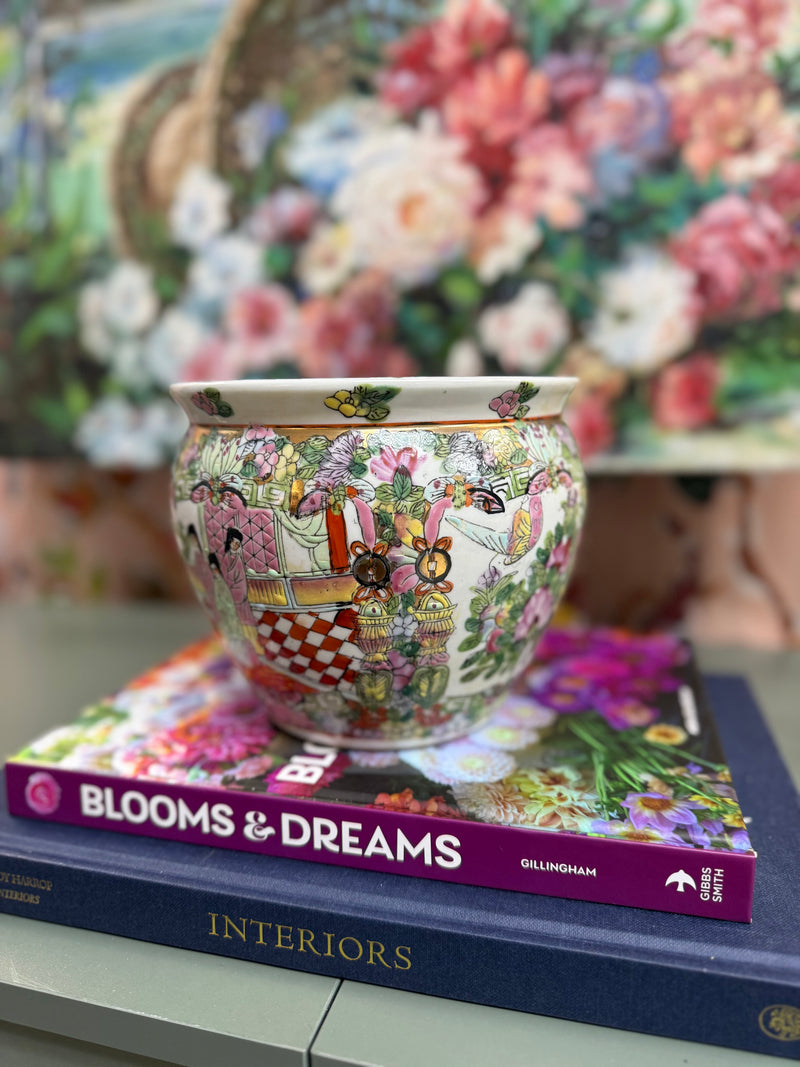 Rose Medallion Planter with Riser