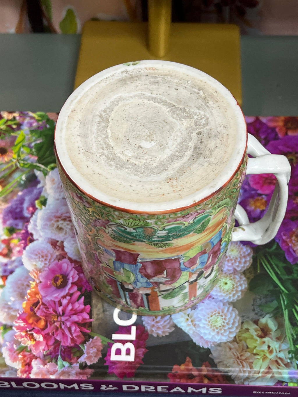 Large Antique Rose Medallion Mug