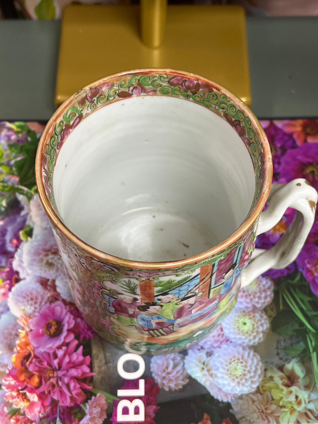 Large Antique Rose Medallion Mug