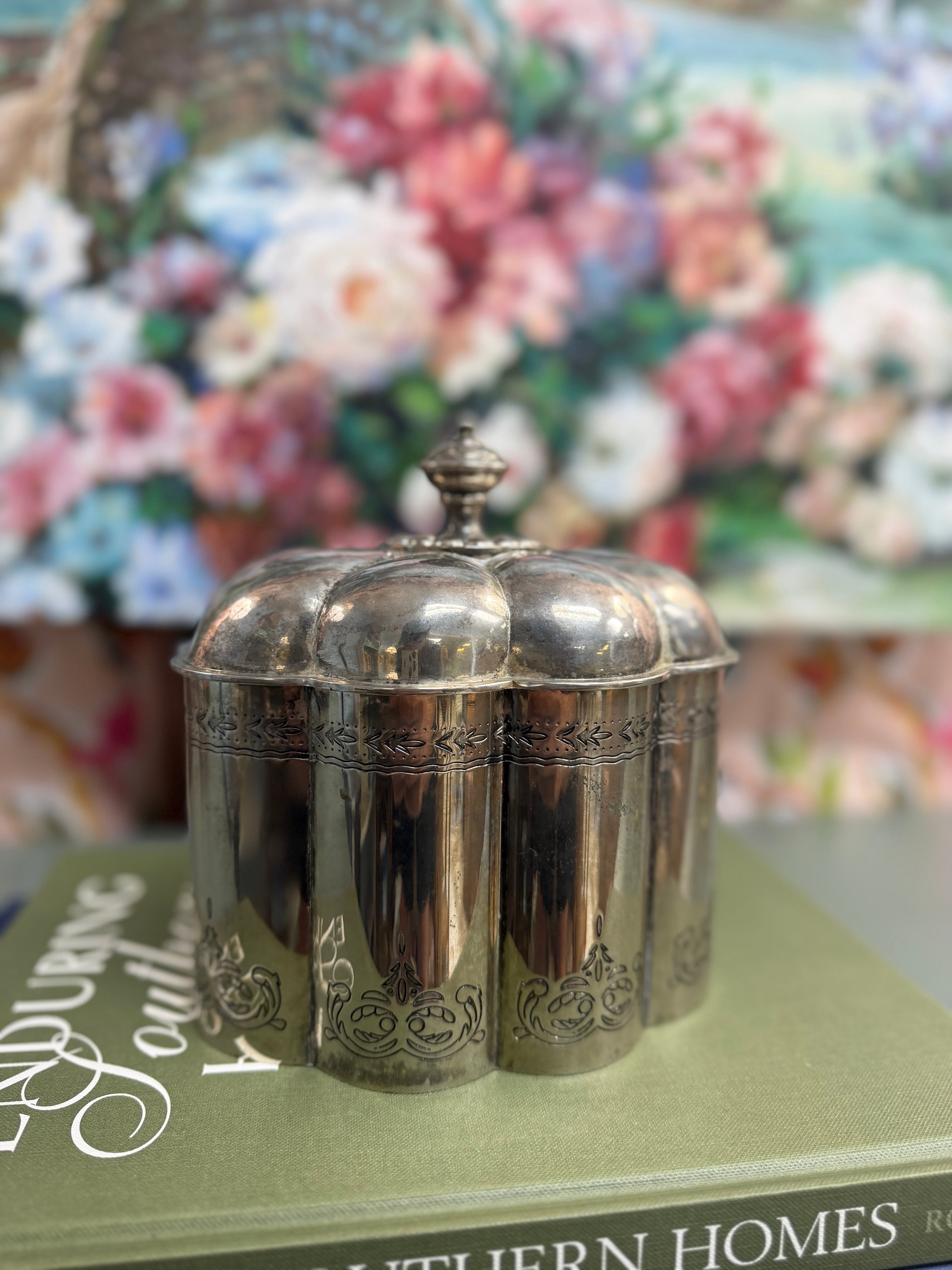Silver Ruffled Lidded Box