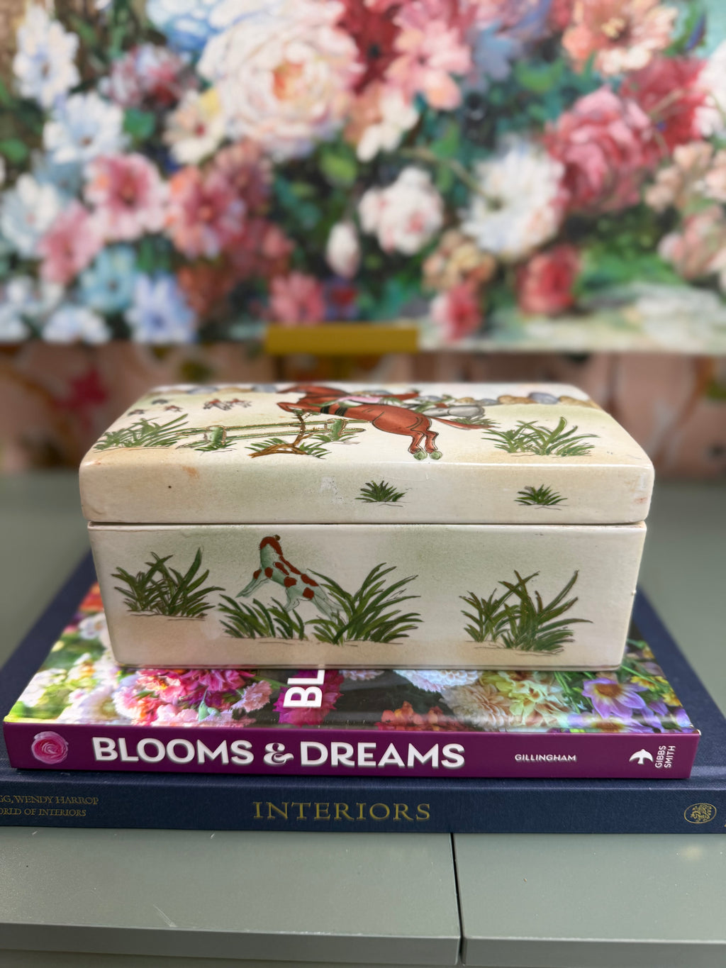 Hunt Scene Dresser Box