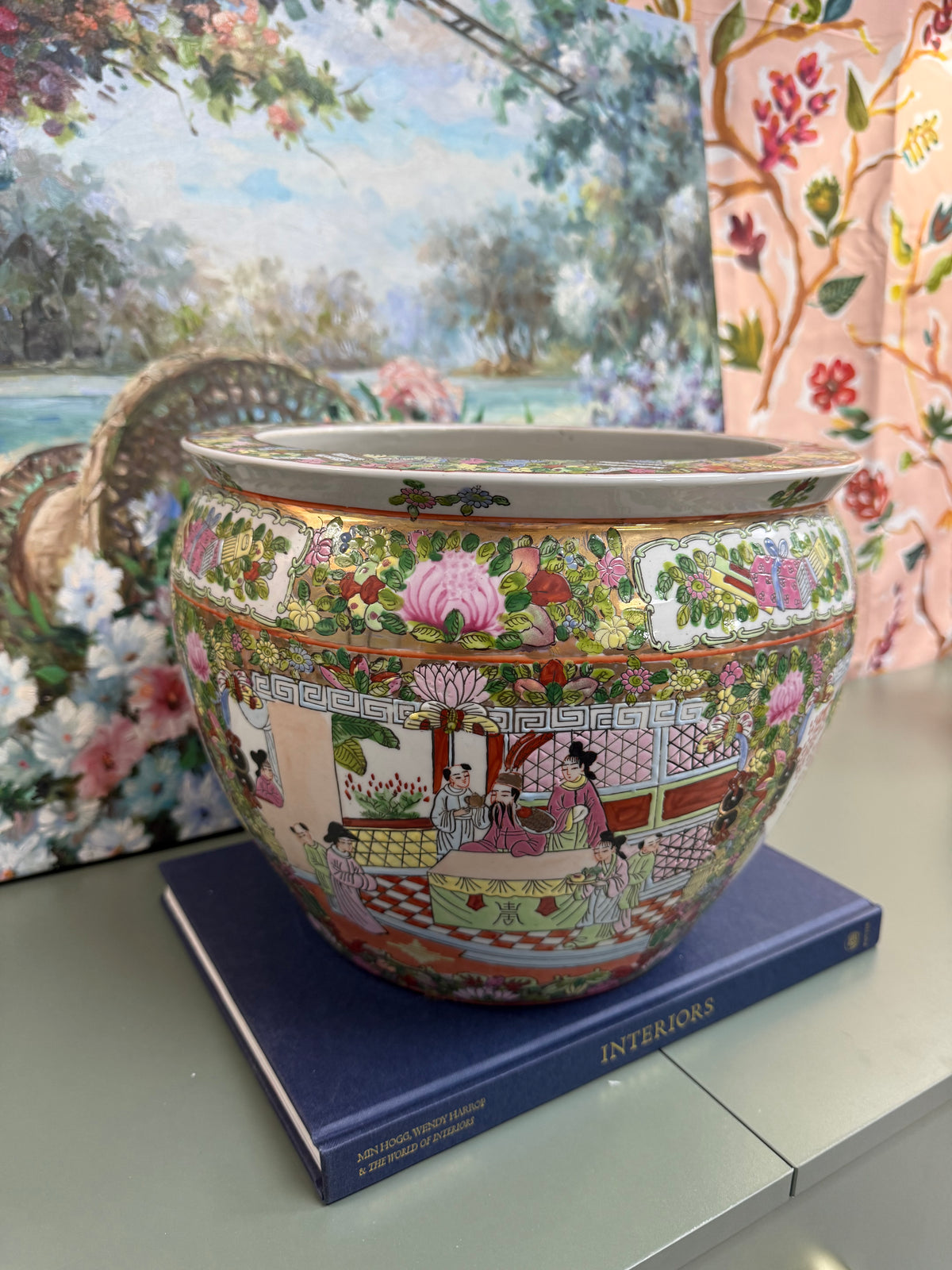 10.5 Inch Tall Vintage Rose Medallion Planter