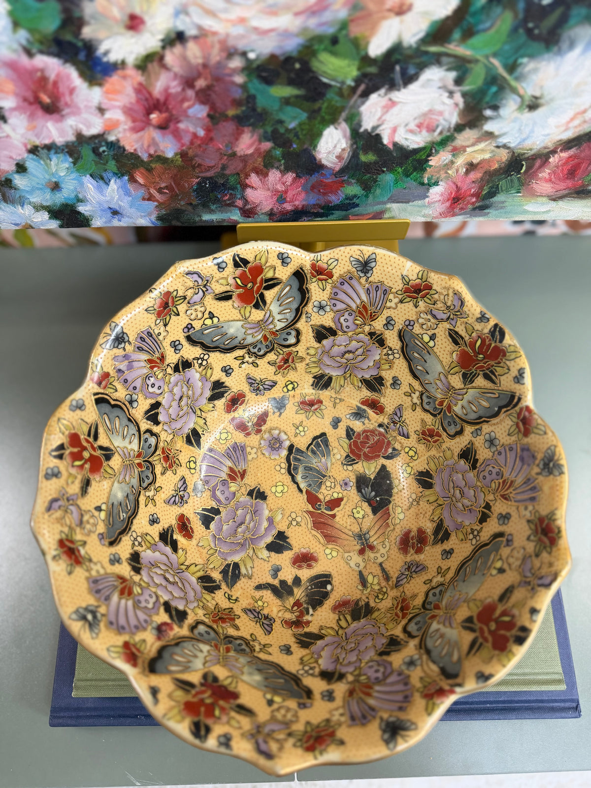 Tan Scalloped Butterfly Bowl