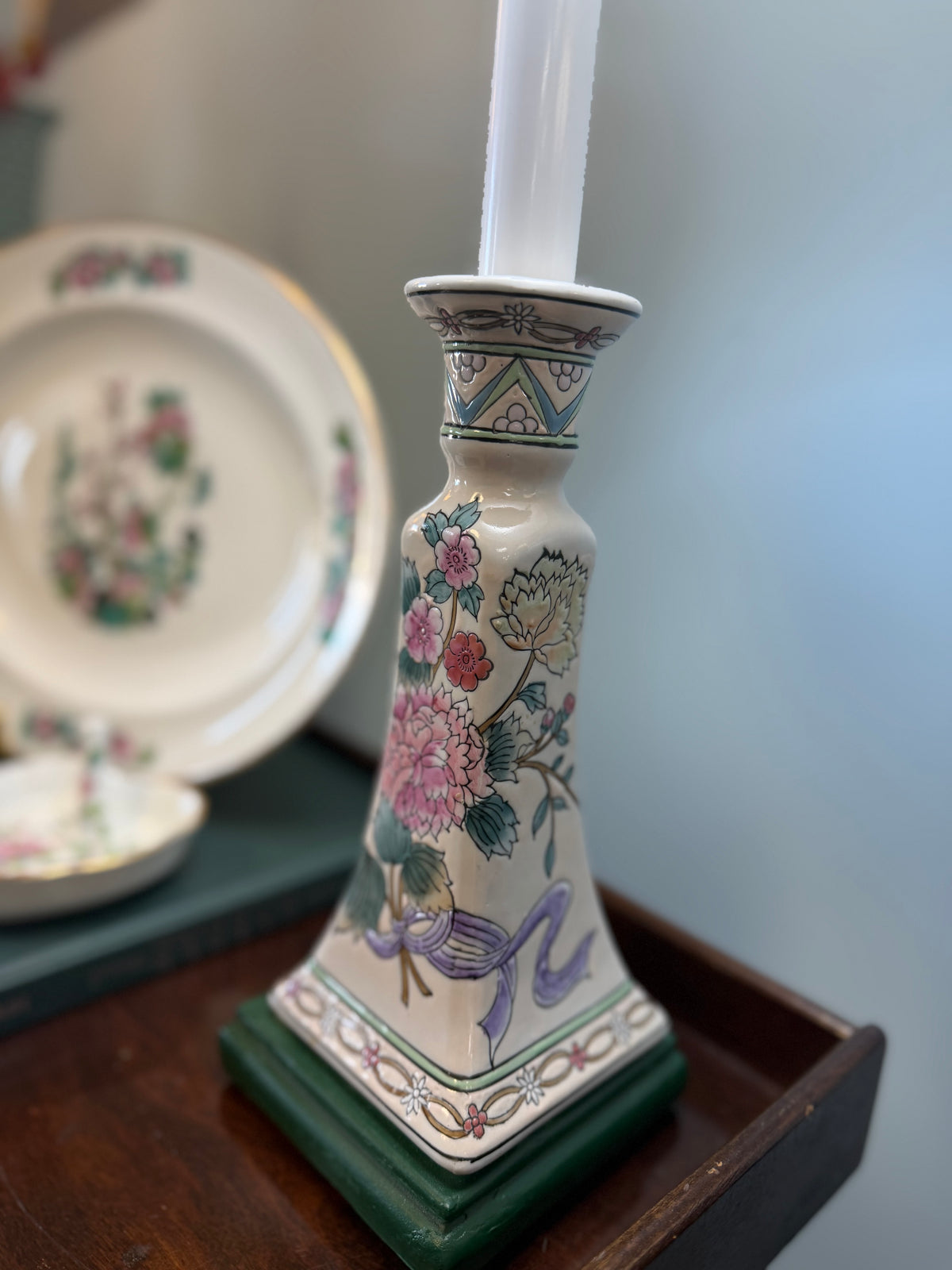 Singular Bow and Floral Candlestick Lamp