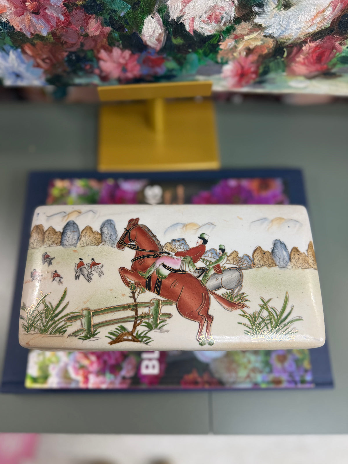 Hunt Scene Dresser Box