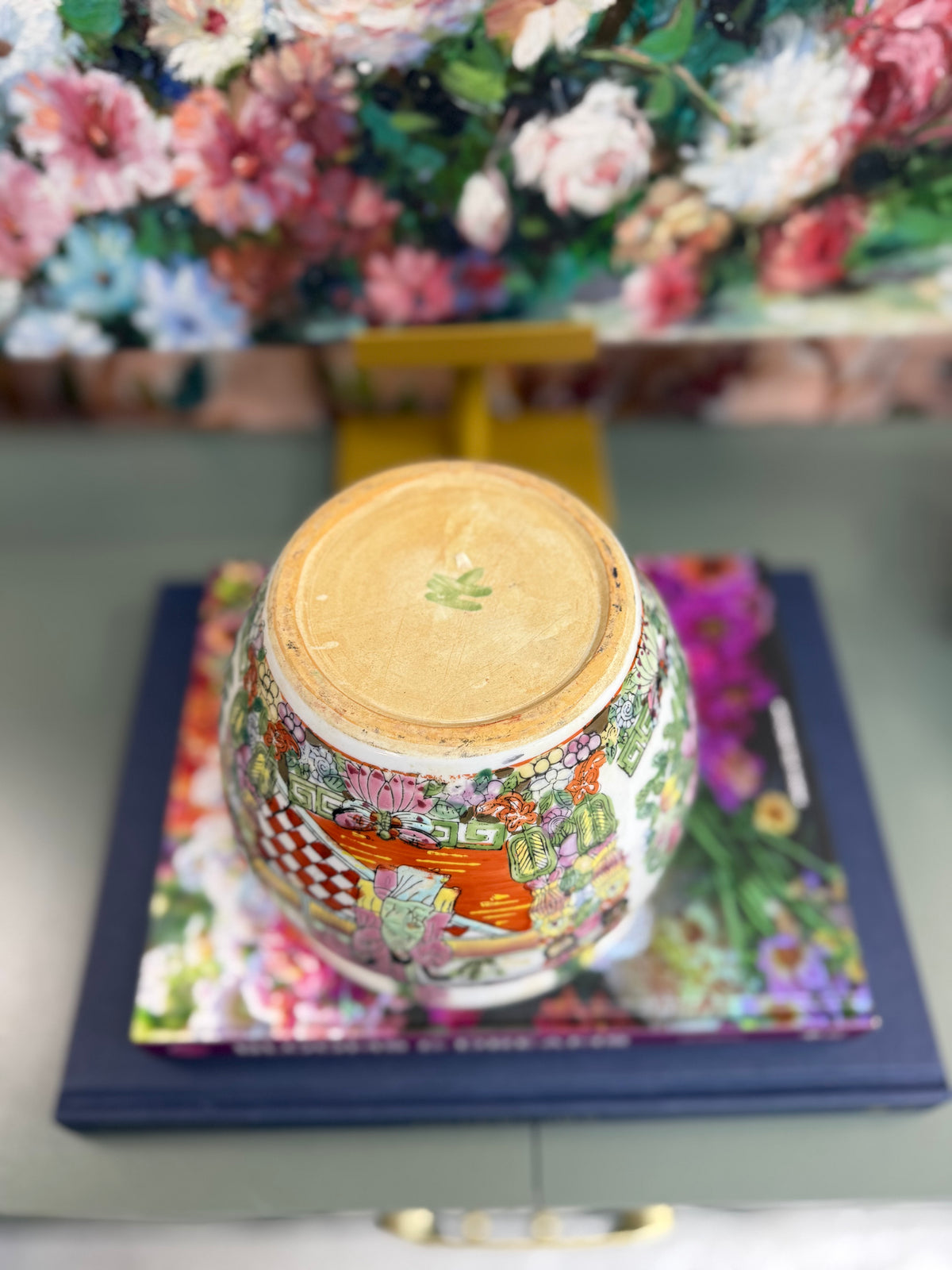 Rose Medallion Planter with Riser