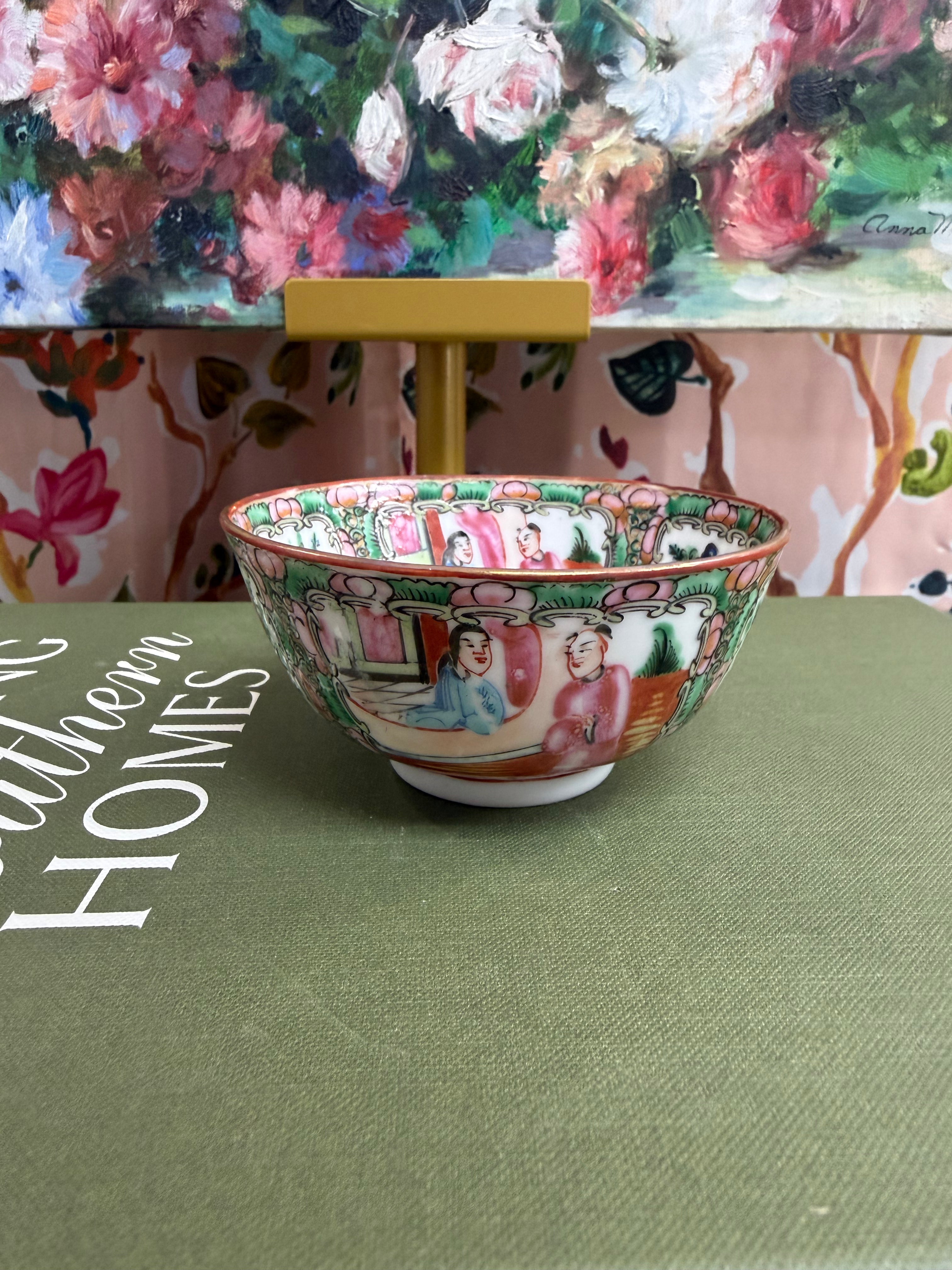 3.75” Vintage Rose Medallion Bowl