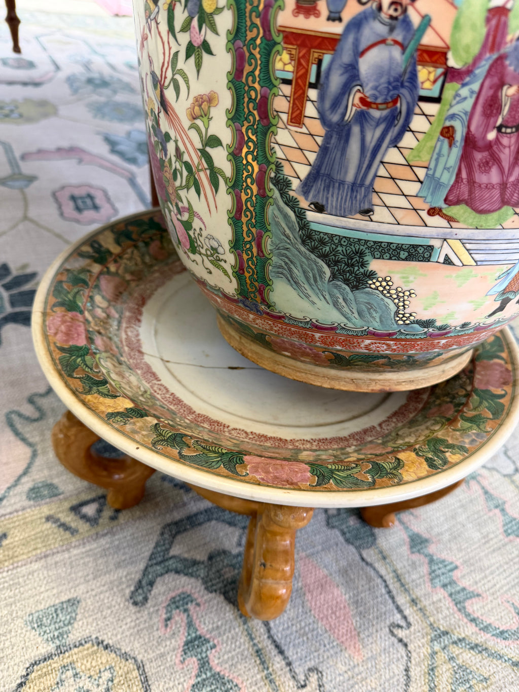 Large Vintage Rose Medallion Planter AS IS