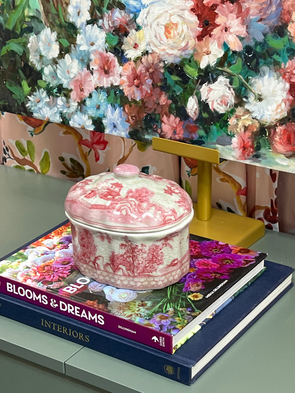 New Pink Pagoda Scallop Lidded Box